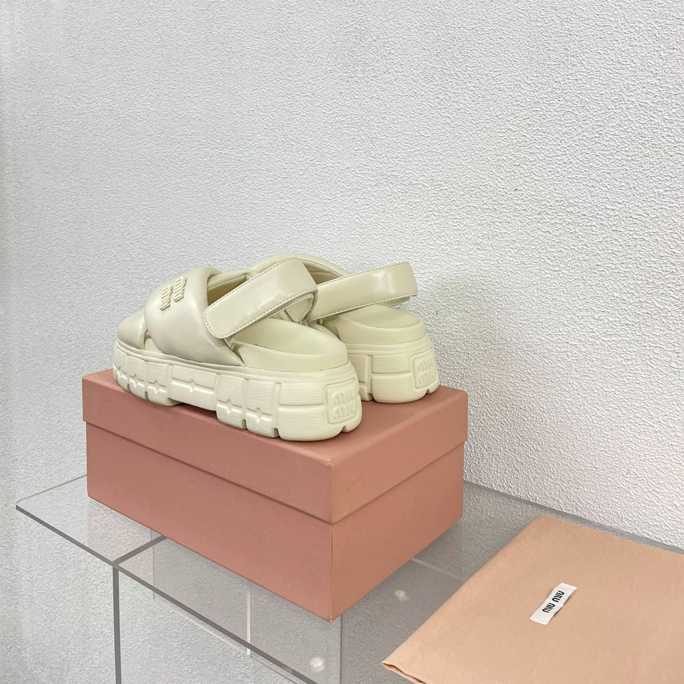 Thick-Soled Sandals Light Cream Leather