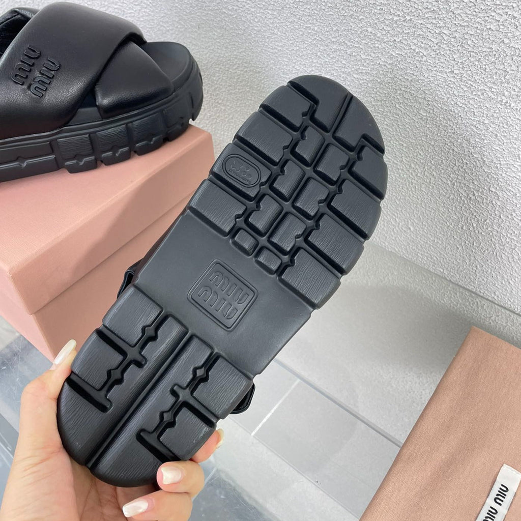 Thick-Soled Sandals Black Leather