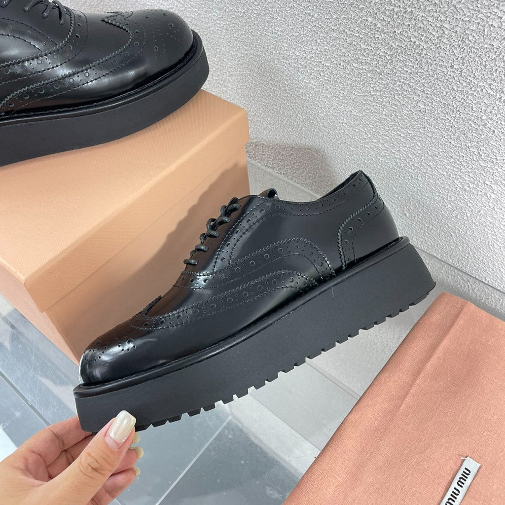 Baroque Thick-Soled Oxford Shoes With Laces Black Calfskin