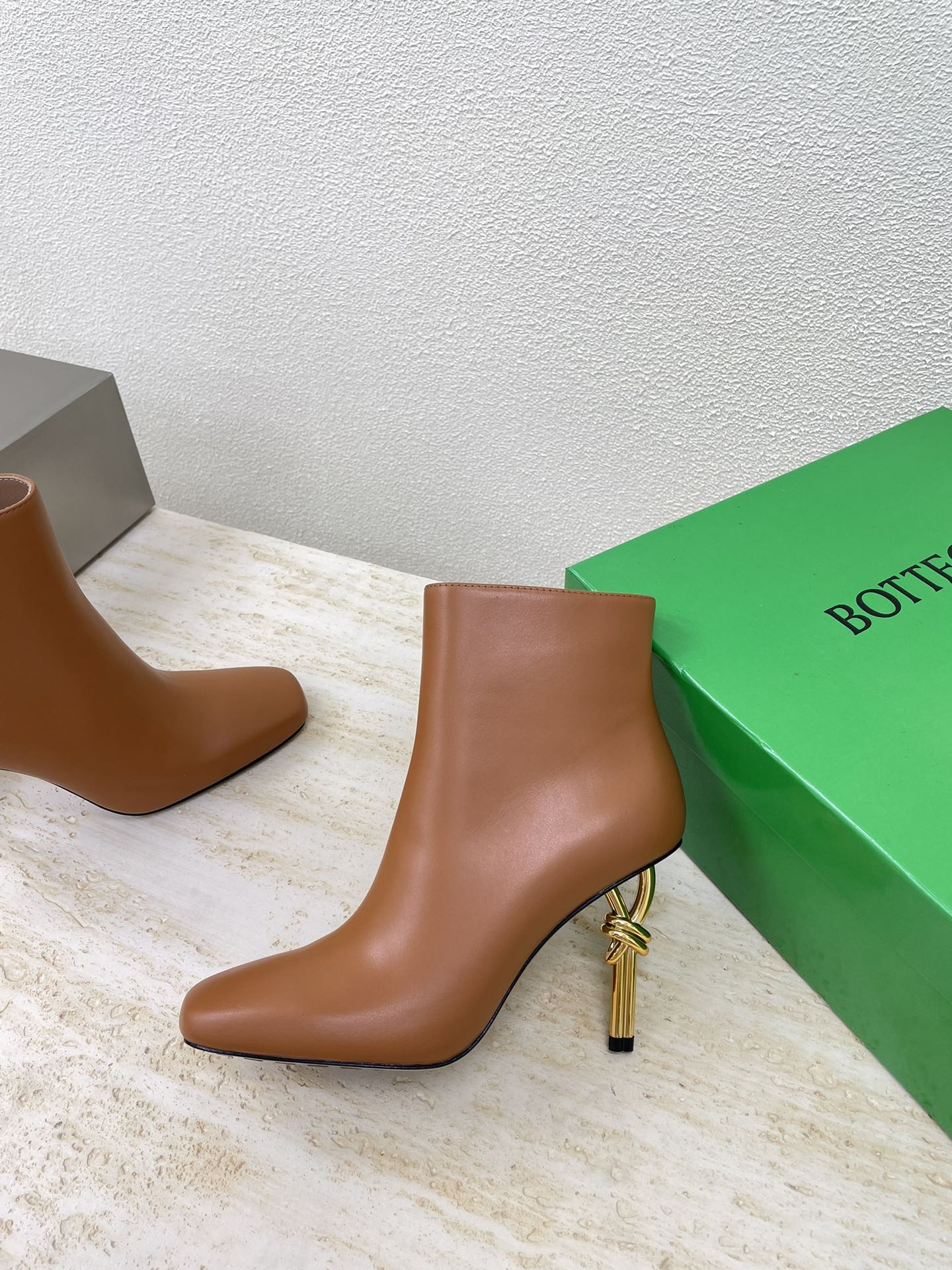 KNOT ANKLE BOOT IN BRONZE BROWN CALFSKIN WITH GOLD METAL HEEL 9 CM