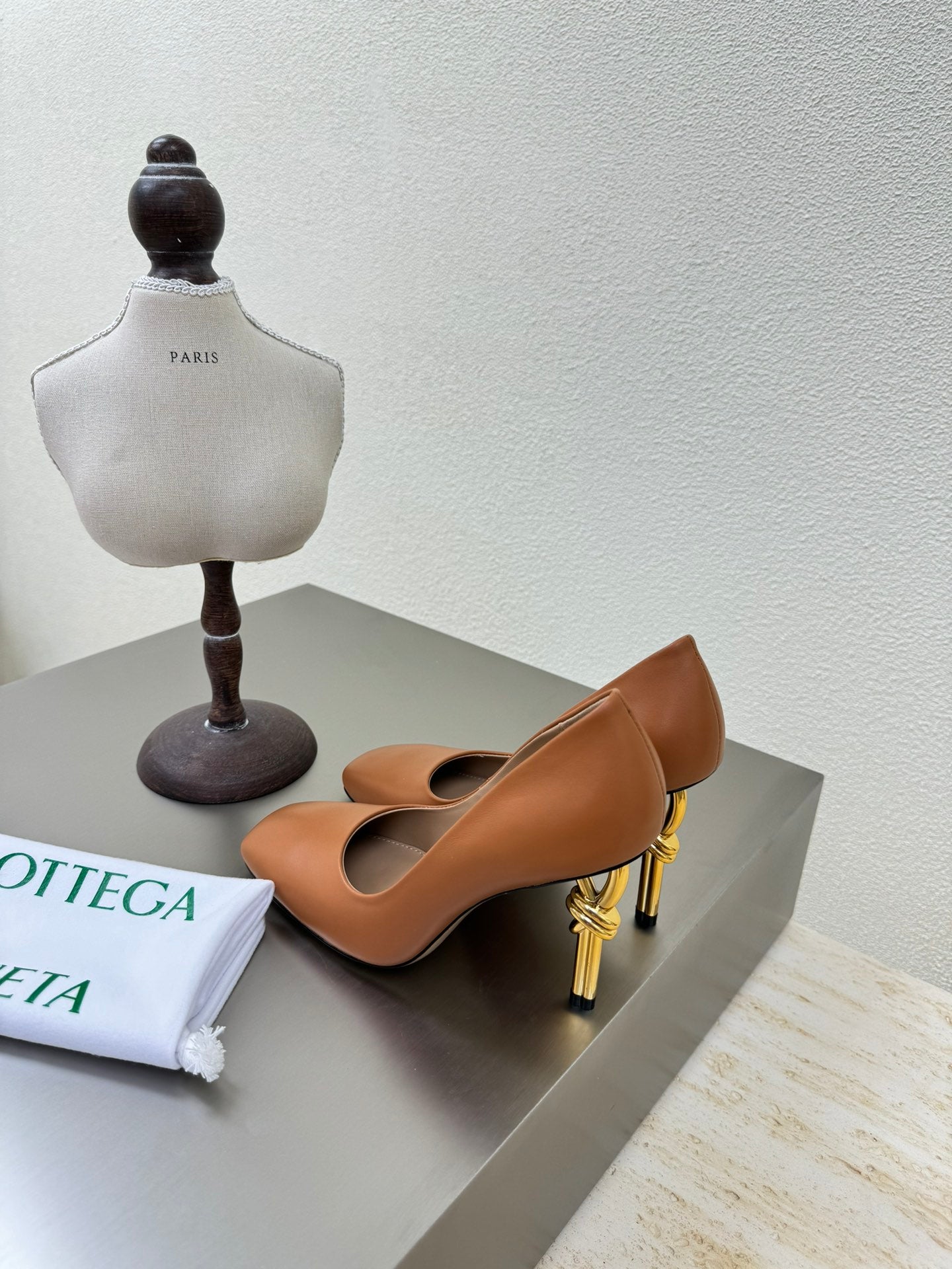 KNOT HIGH PUMP IN BRONZE BROWN AND GOLD METAL HEEL 9 CM