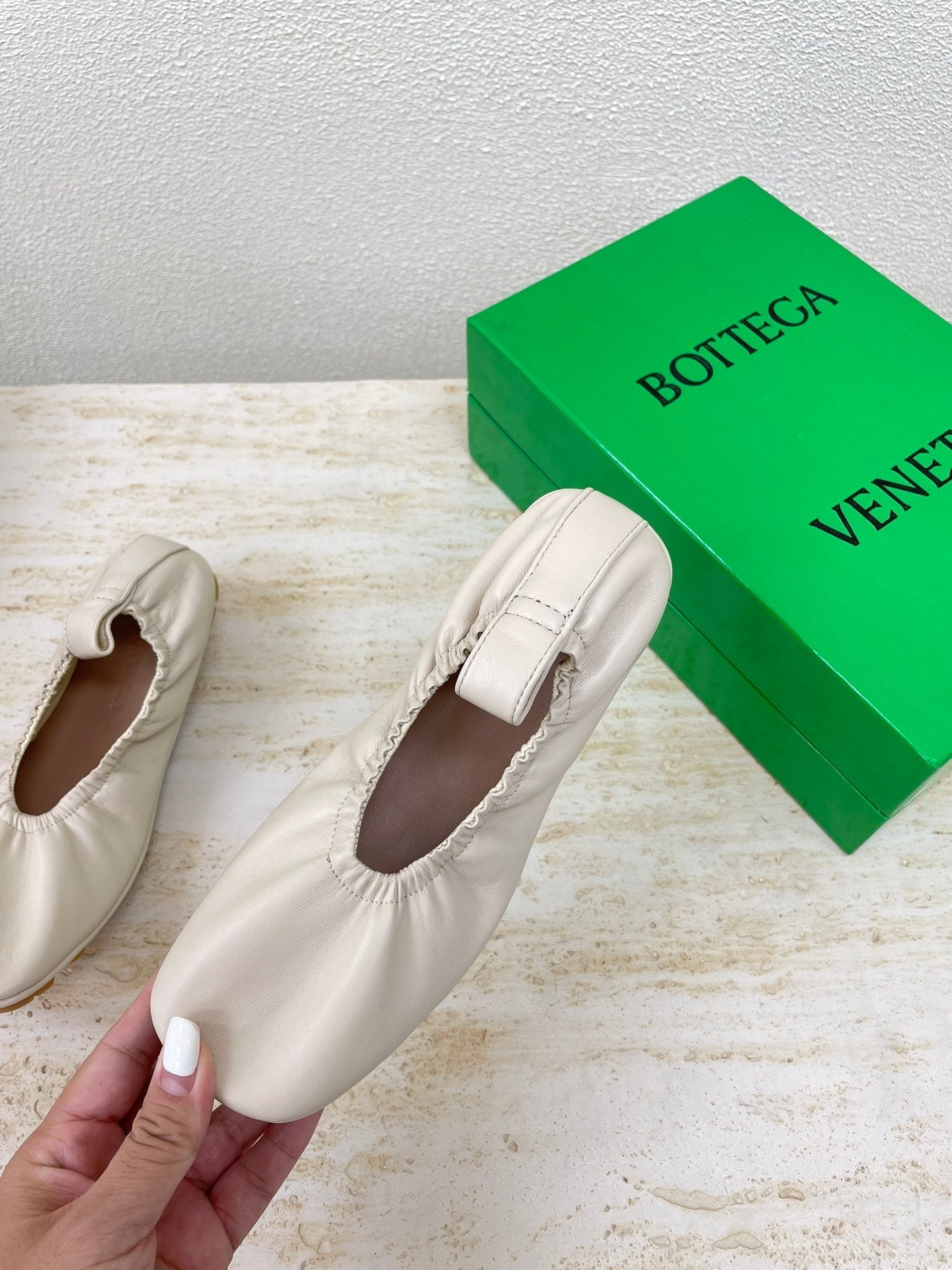 ELASTIC BALLERINA FLATS IN WHITE CREAM LAMBSKIN