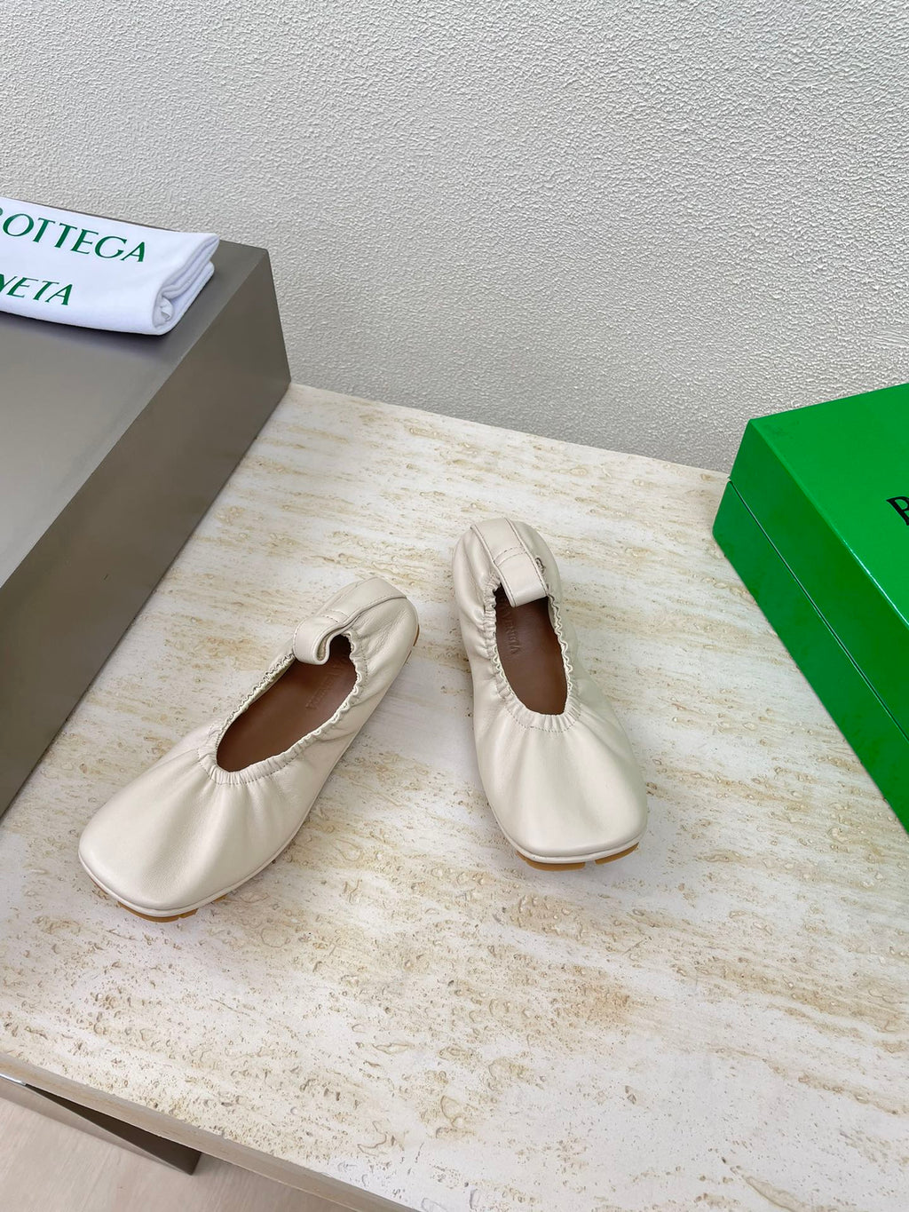 ELASTIC BALLERINA FLATS IN WHITE CREAM LAMBSKIN