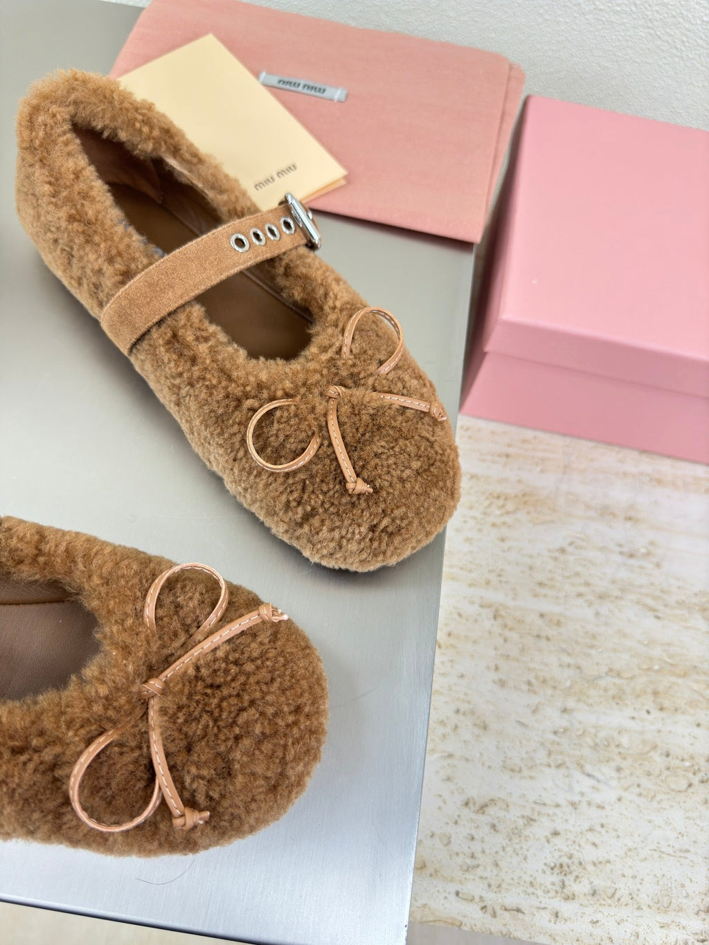 SHEARLING BALLET FLAT BROWN WITH SUEDE STRAP