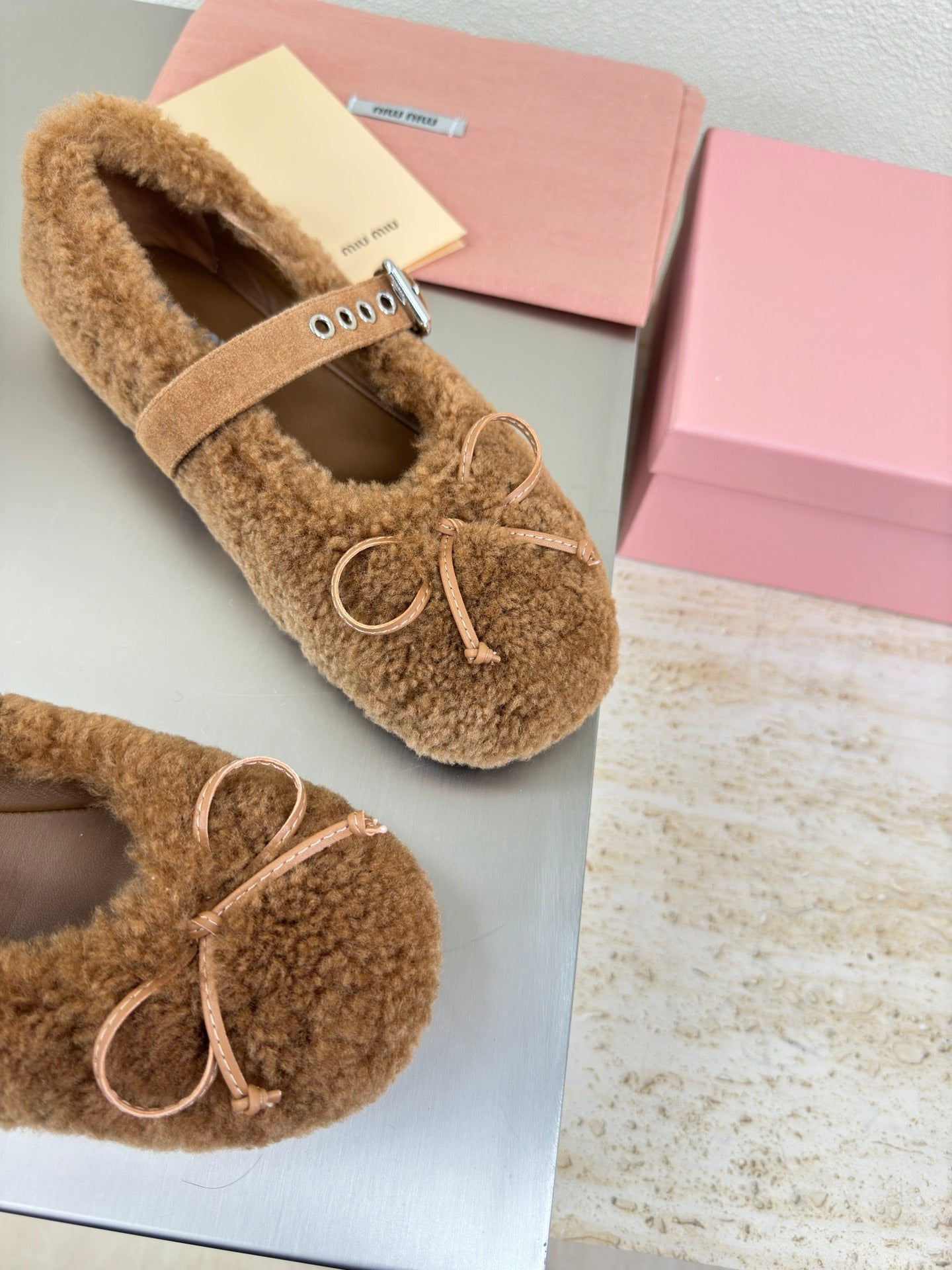 SHEARLING BALLET FLAT BROWN WITH SUEDE STRAP