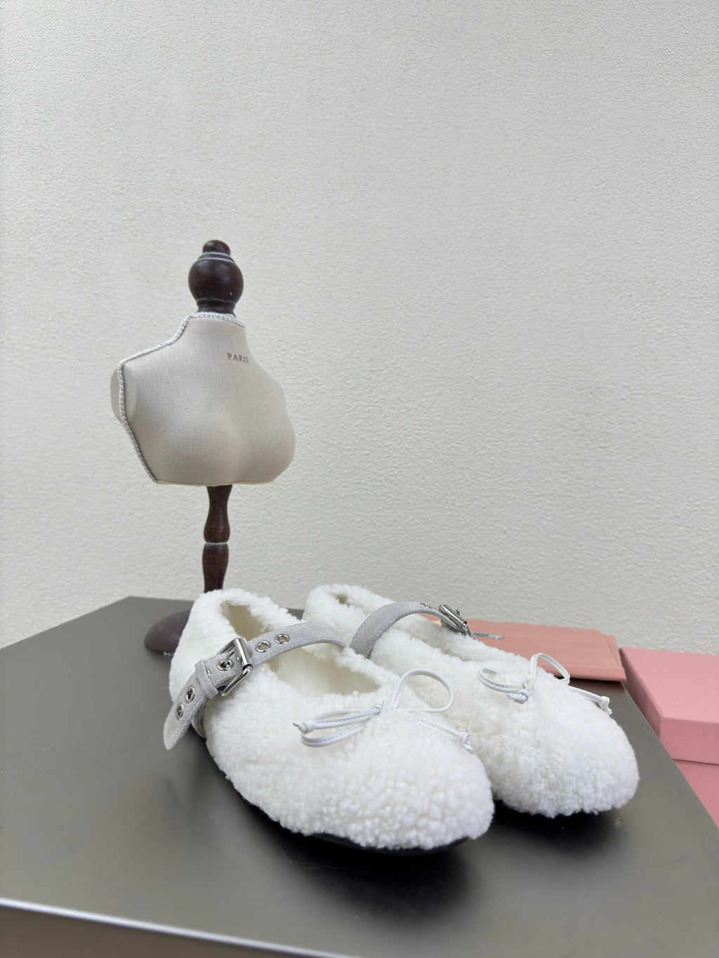 SHEARLING BALLET FLAT WHITE WITH SUEDE STRAP