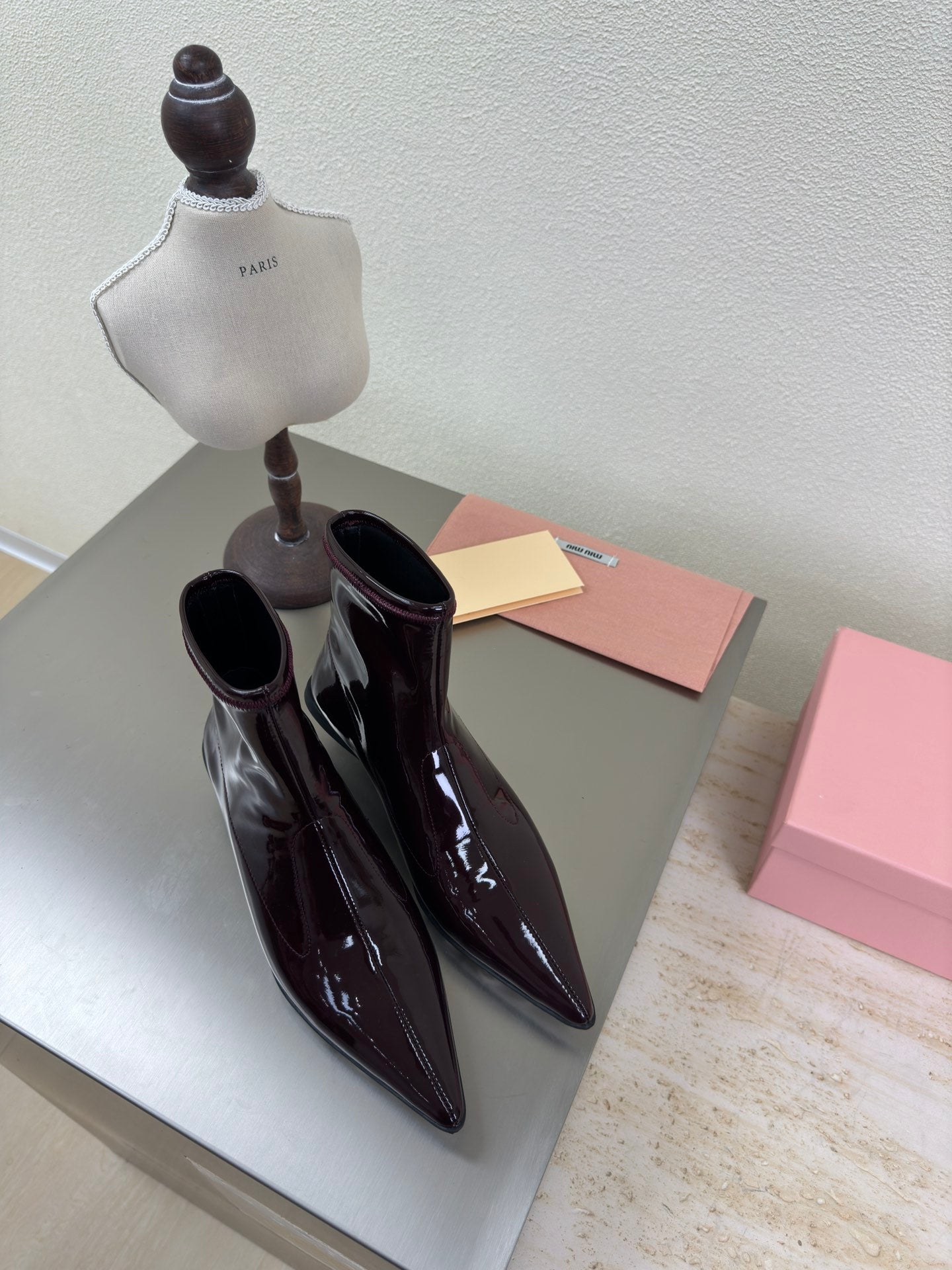 ANKLE POINTED-TOE BOOTS IN MAHOGANY GLOSSY CALFSKIN