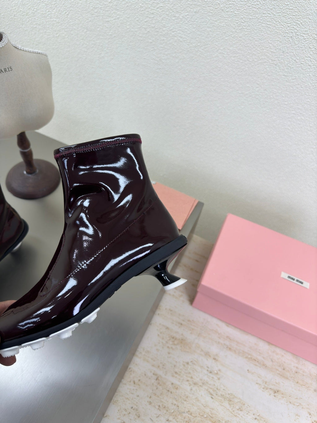 ANKLE POINTED-TOE BOOTS IN MAHOGANY GLOSSY CALFSKIN