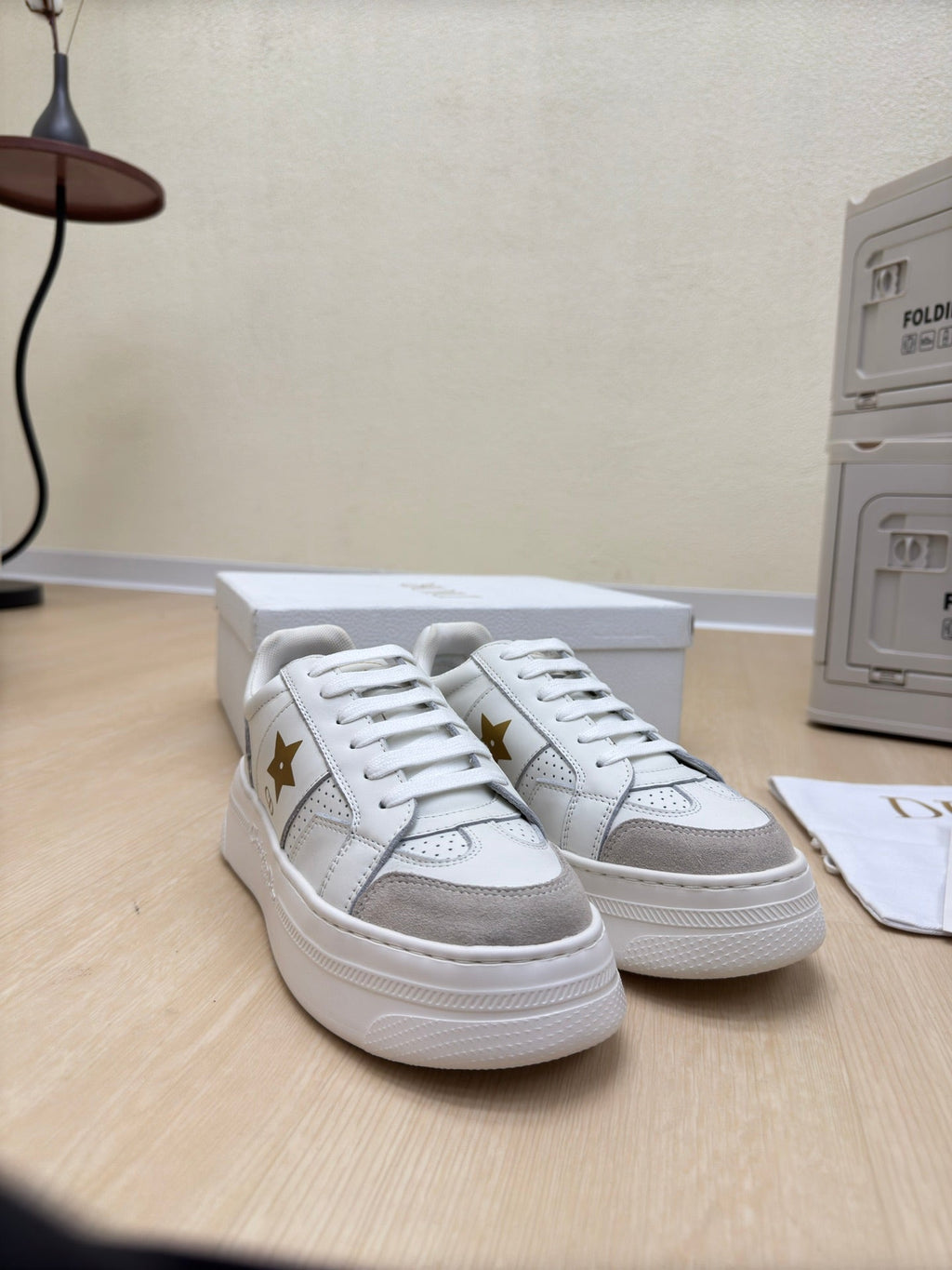 GOLD STAR PLATFORM SNEAKER IN WHITE CALFSKIN AND SUEDE