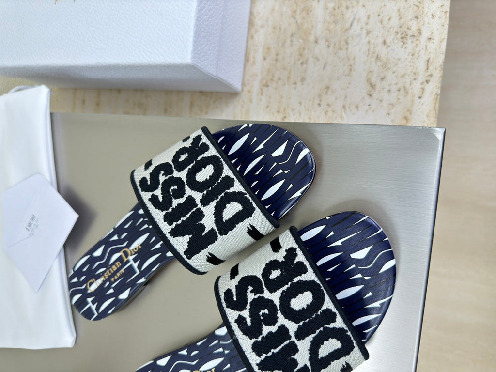 DWAY SLIDE EMBROIDERED COTTON AND NAVY BLUE MISS DIOR ALLOVER MOTIF
