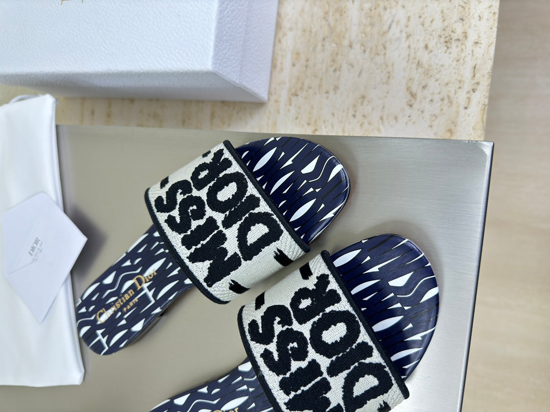 DWAY SLIDE EMBROIDERED COTTON AND NAVY BLUE MISS DIOR ALLOVER MOTIF