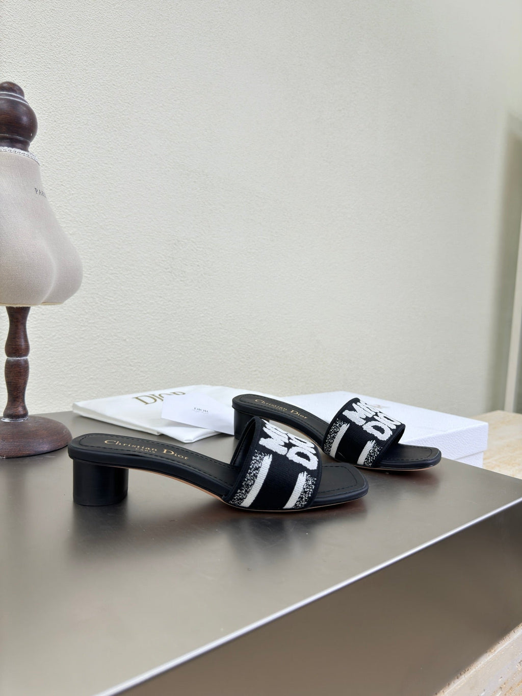 DWAY HEELED SLIDE EMBROIDERED COTTON AND BLACK MISS DIOR ALLOVER MOTIF 35 MM