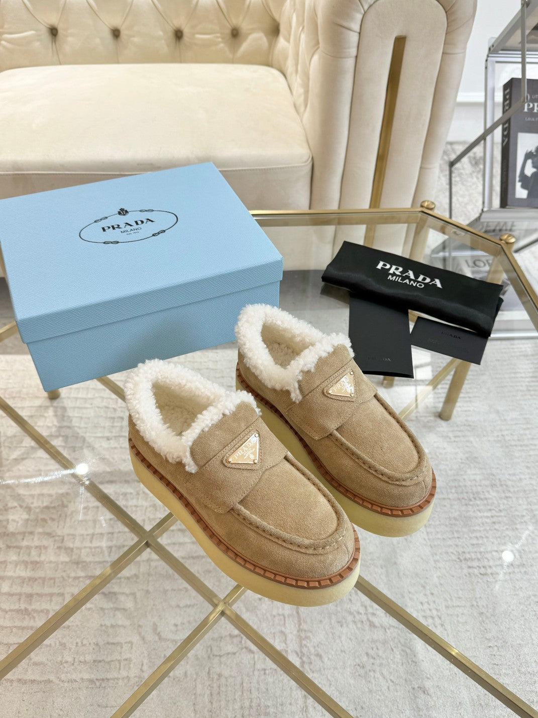 SUEDE LOAFER LIGHT FRENCH BEIGE WITH SHEARLING LINING