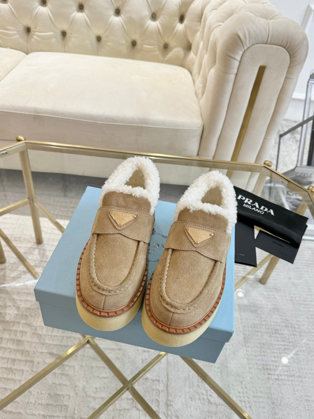 SUEDE LOAFER LIGHT FRENCH BEIGE WITH SHEARLING LINING