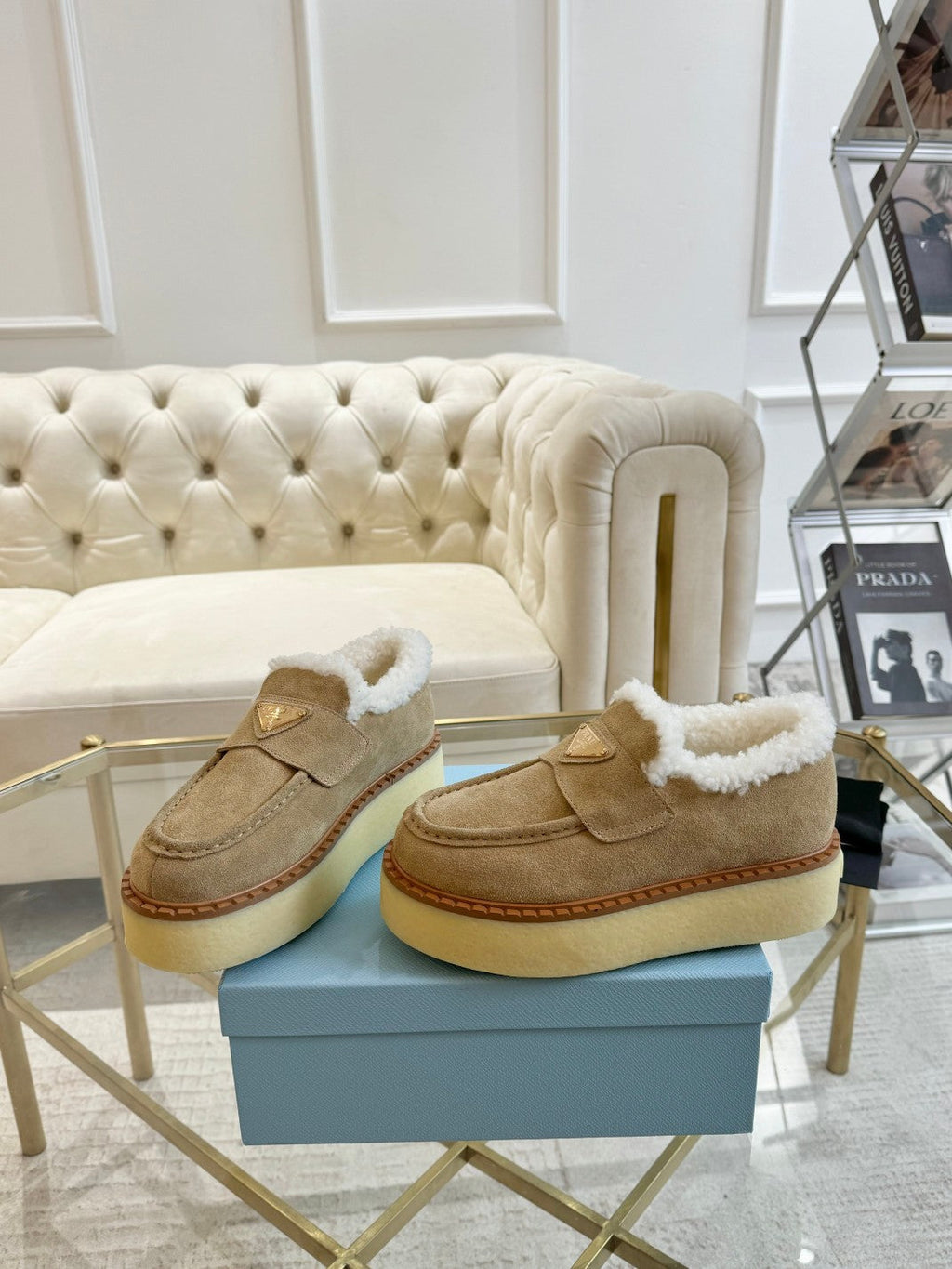 SUEDE LOAFER LIGHT FRENCH BEIGE WITH SHEARLING LINING