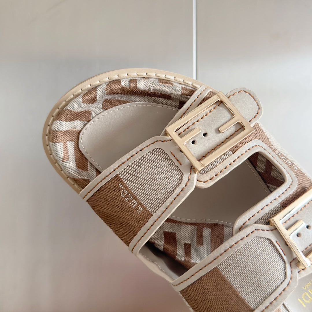 FENDI DAD SANDAL IN WHITE MIX CIDER BROWN MONOGRAM JACQUARD FABRIC