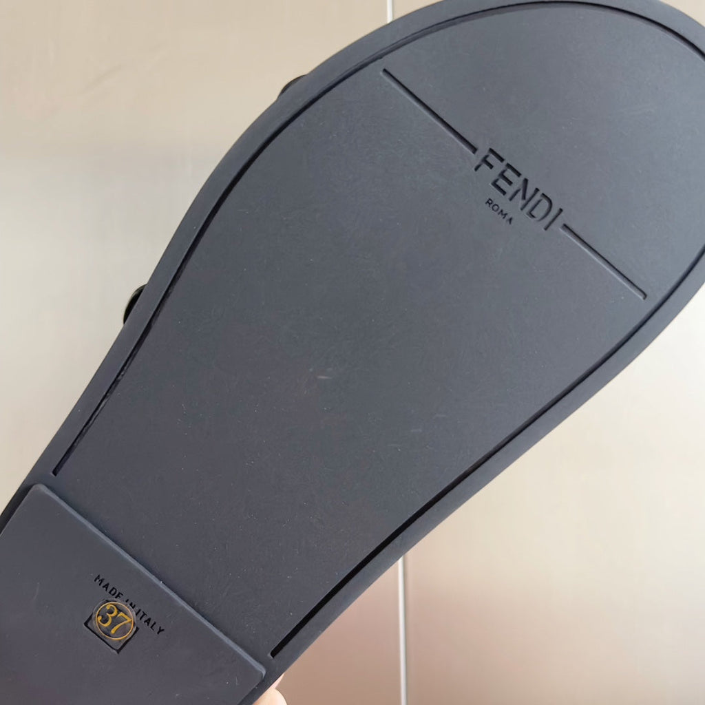 FF Feel Brown Black Canvas Slide