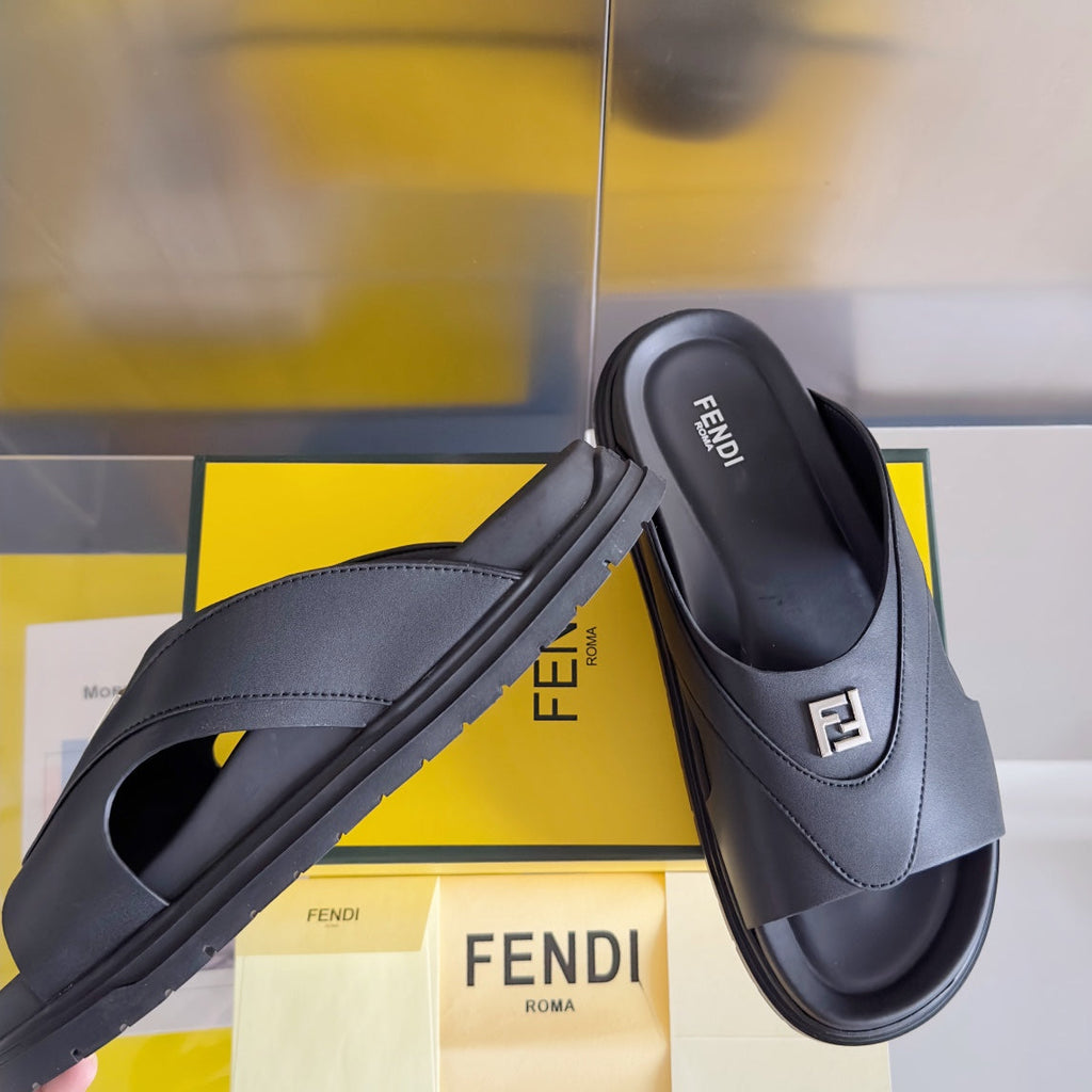 FENDI DIAGONAL ONE-STRAP SLIDE IN BLACK CALFSKIN AND RUBBER