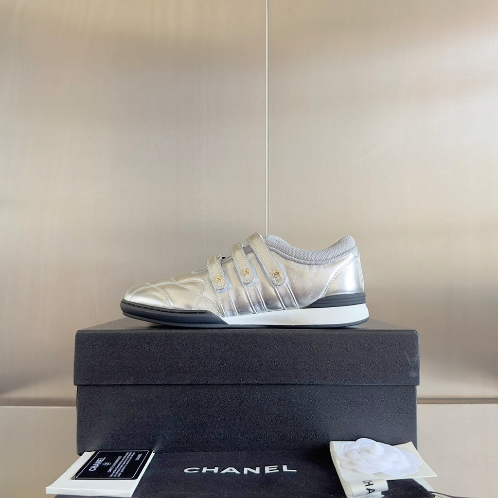 CC MARY JANE SNEAKER IN SILVER LAMBSKIN