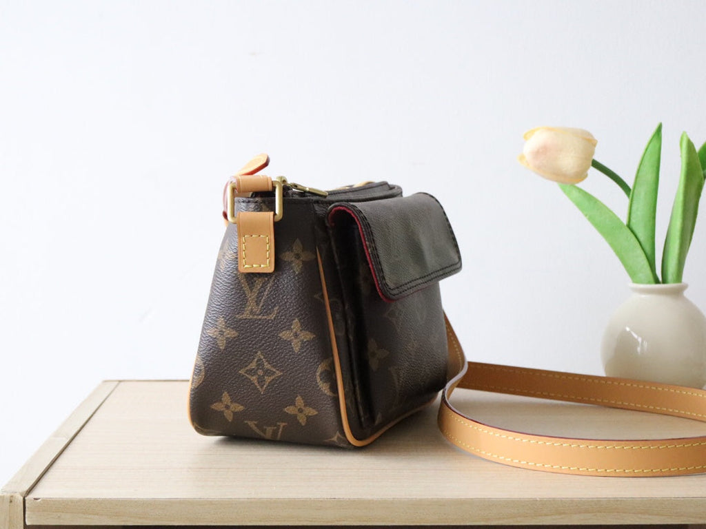 LV 25S SHOULDER BAG 19 IN BROWN MONOGRAM CALFSKIN GOLD HARDWARE