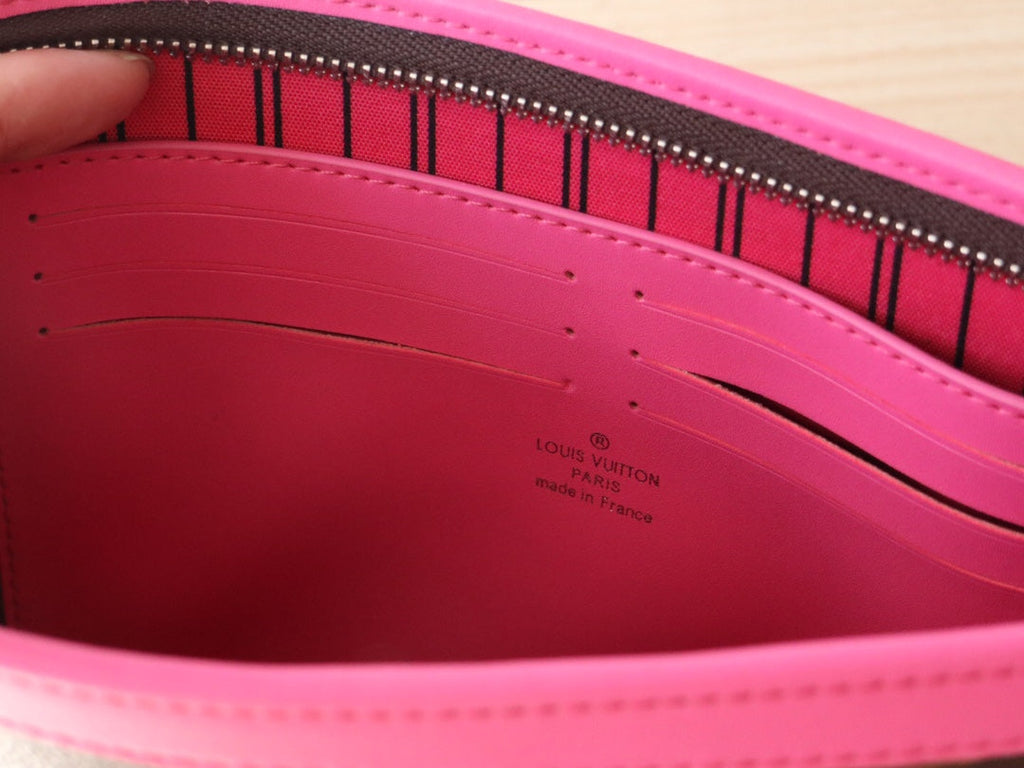 LV 25S POCHETTE VOYAGE 26 IN PONDICHERY PINK MONOGRAM MACASSAR COATED CANVAS