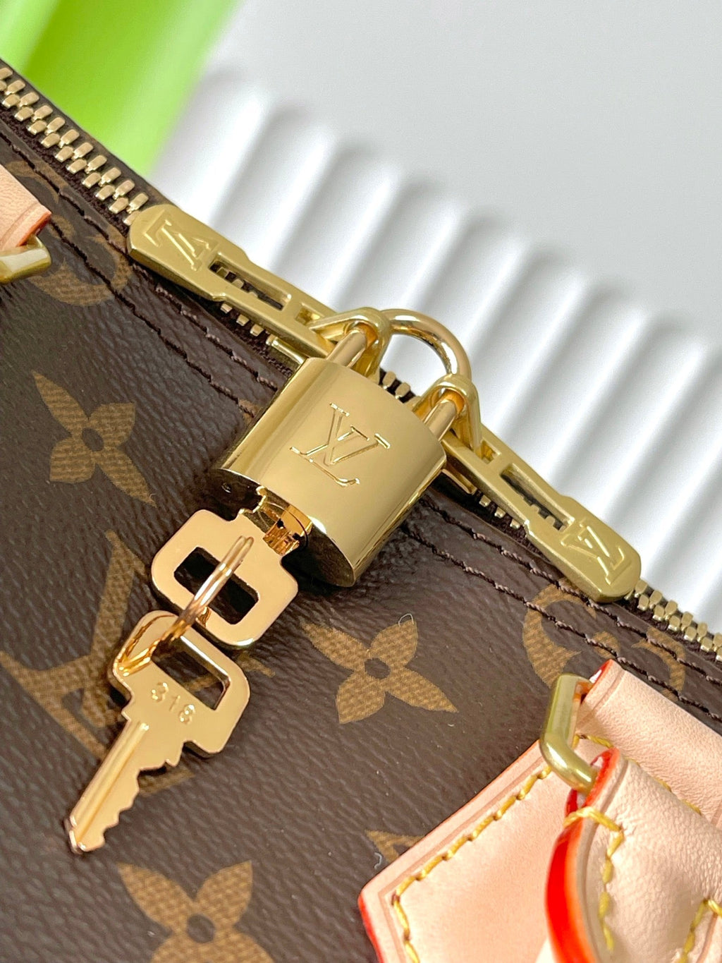 SPEEDY BANDOLIÈRE 25 IN BROWN MONOGRAM CANVAS GOLD HARDWARE