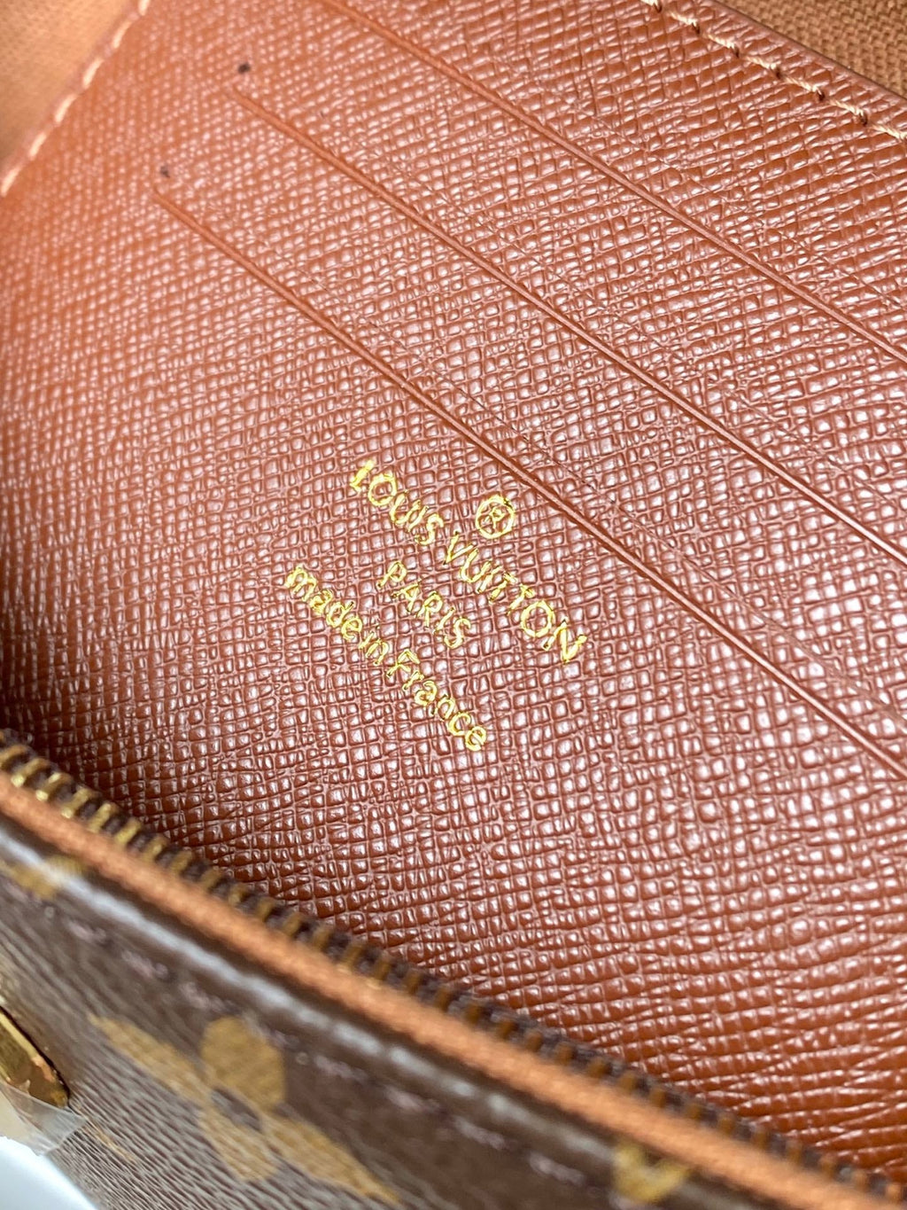 WALLET ON CHAIN IVY 23.5 IN BROWN MONOGRAM CANVAS GOLD LOCK