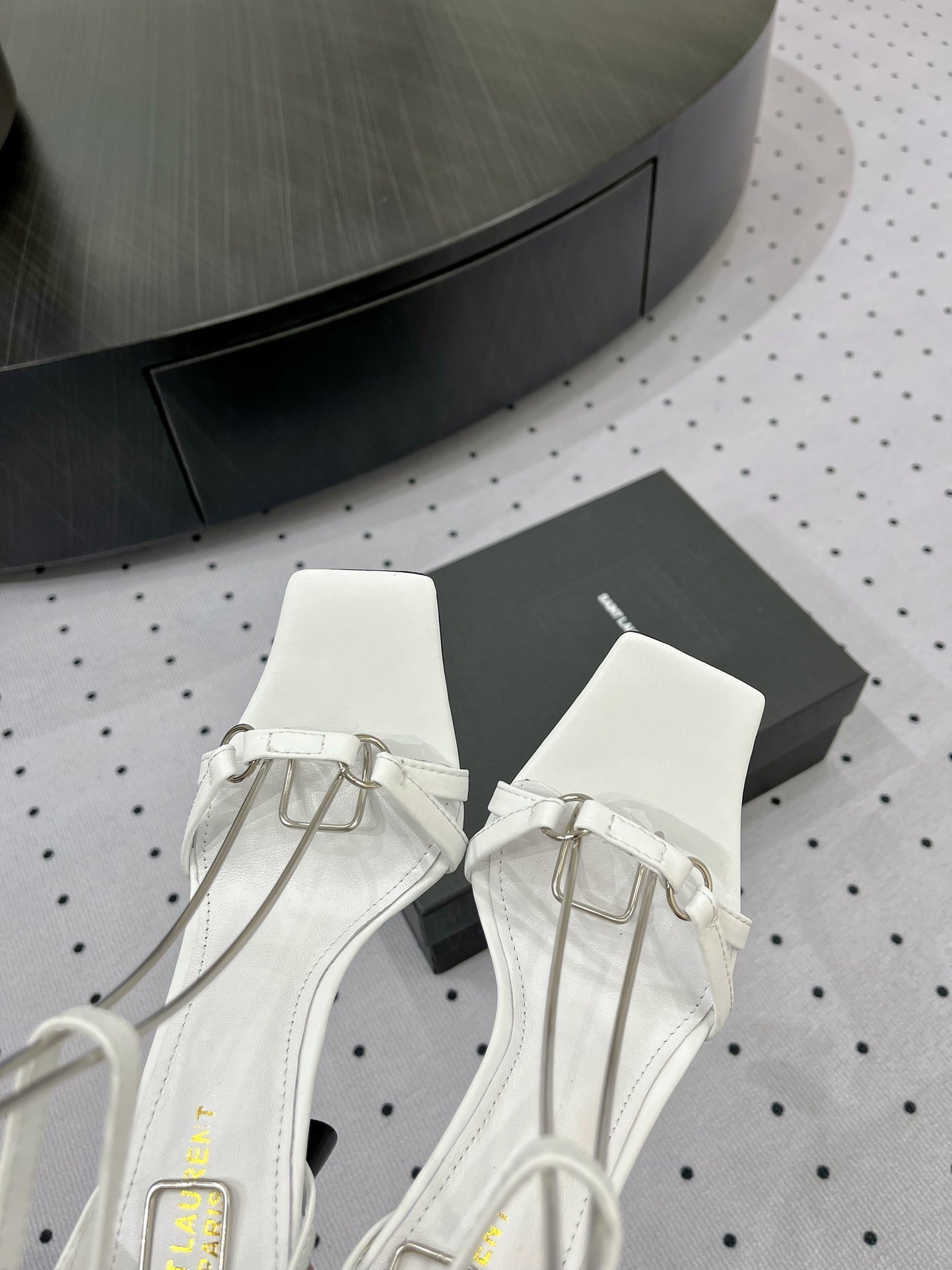 SL ANKLE-BUCKLE HEELED SANDALS WHITE CALFSKIN