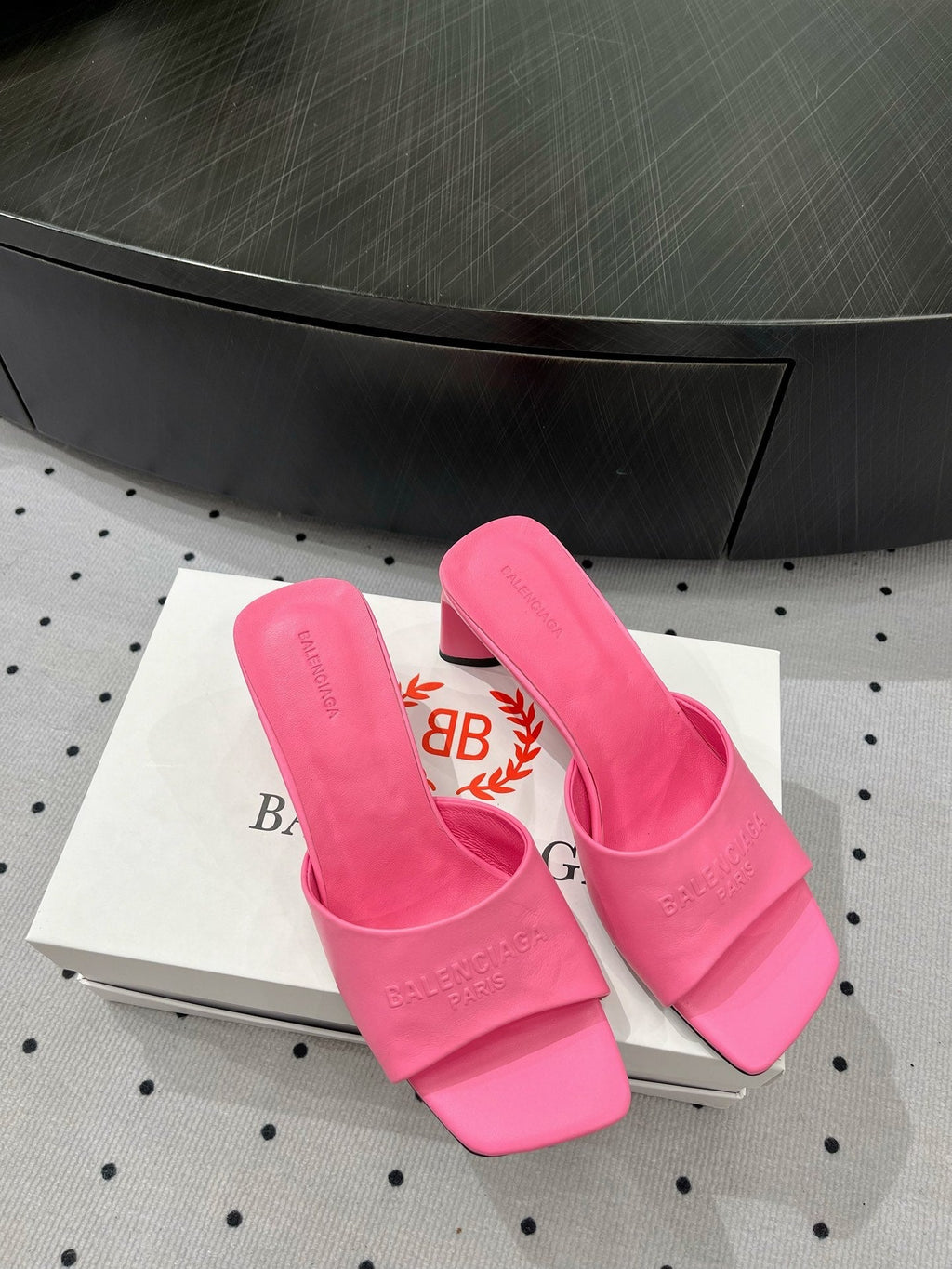 SQUARE-TOE MEDIUM HEEL MULES IN PINK CALFSKIN LOGO EMBOSSED