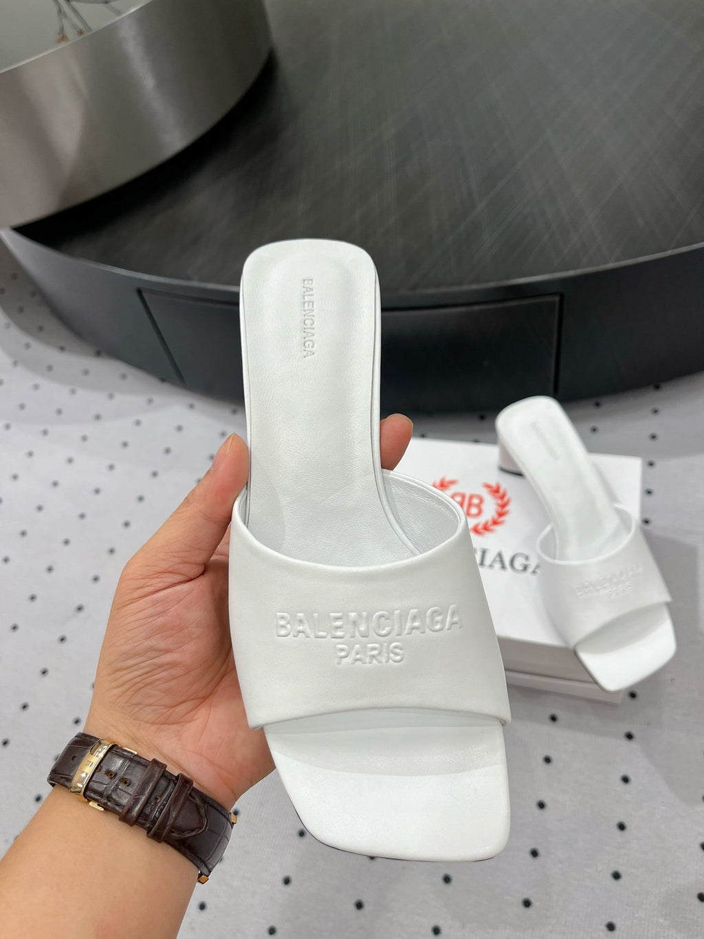 SQUARE-TOE MEDIUM HEEL MULES IN WHITE CALFSKIN LOGO EMBOSSED