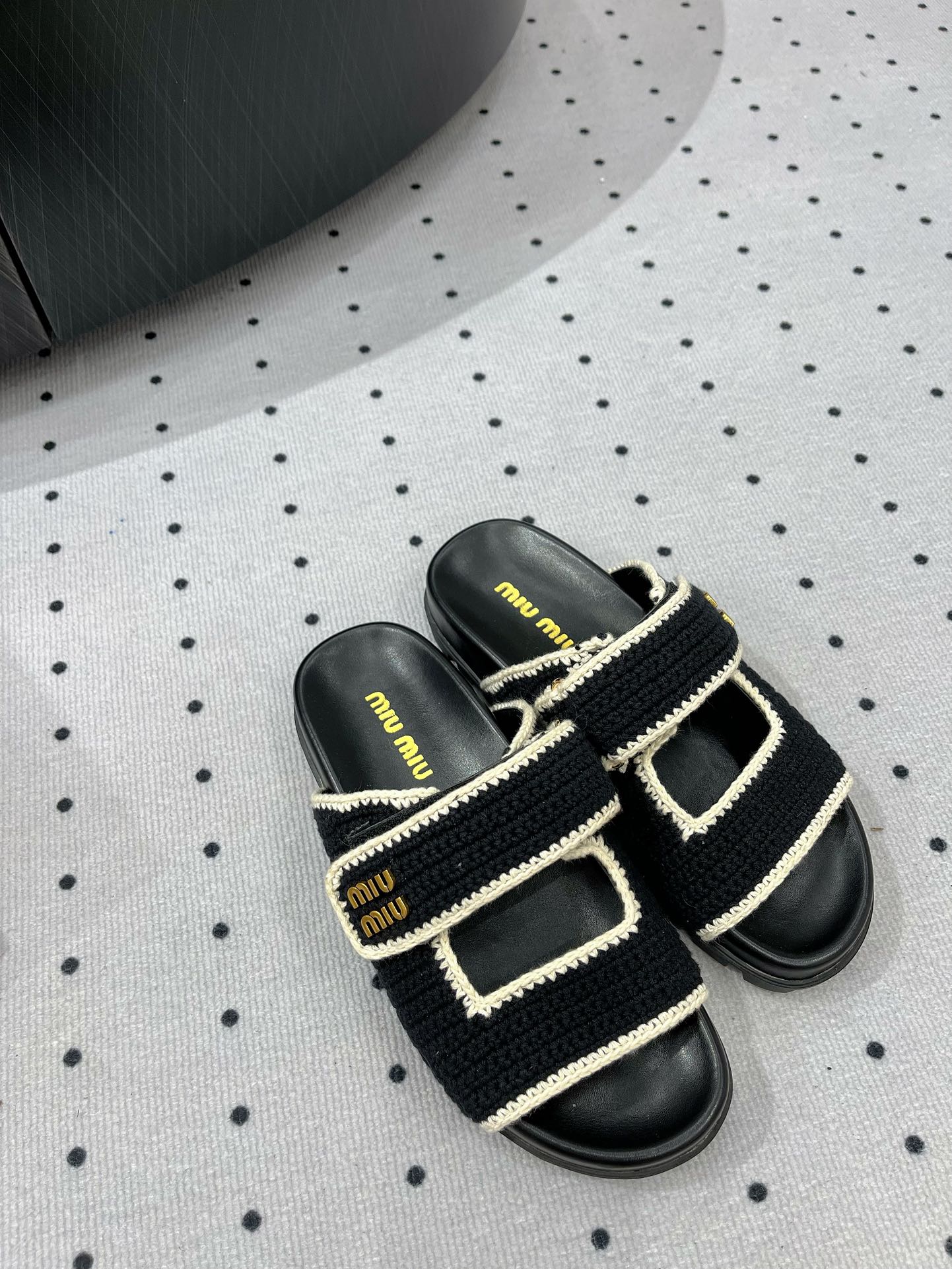 Sandals Black With Ivory Border Fabric