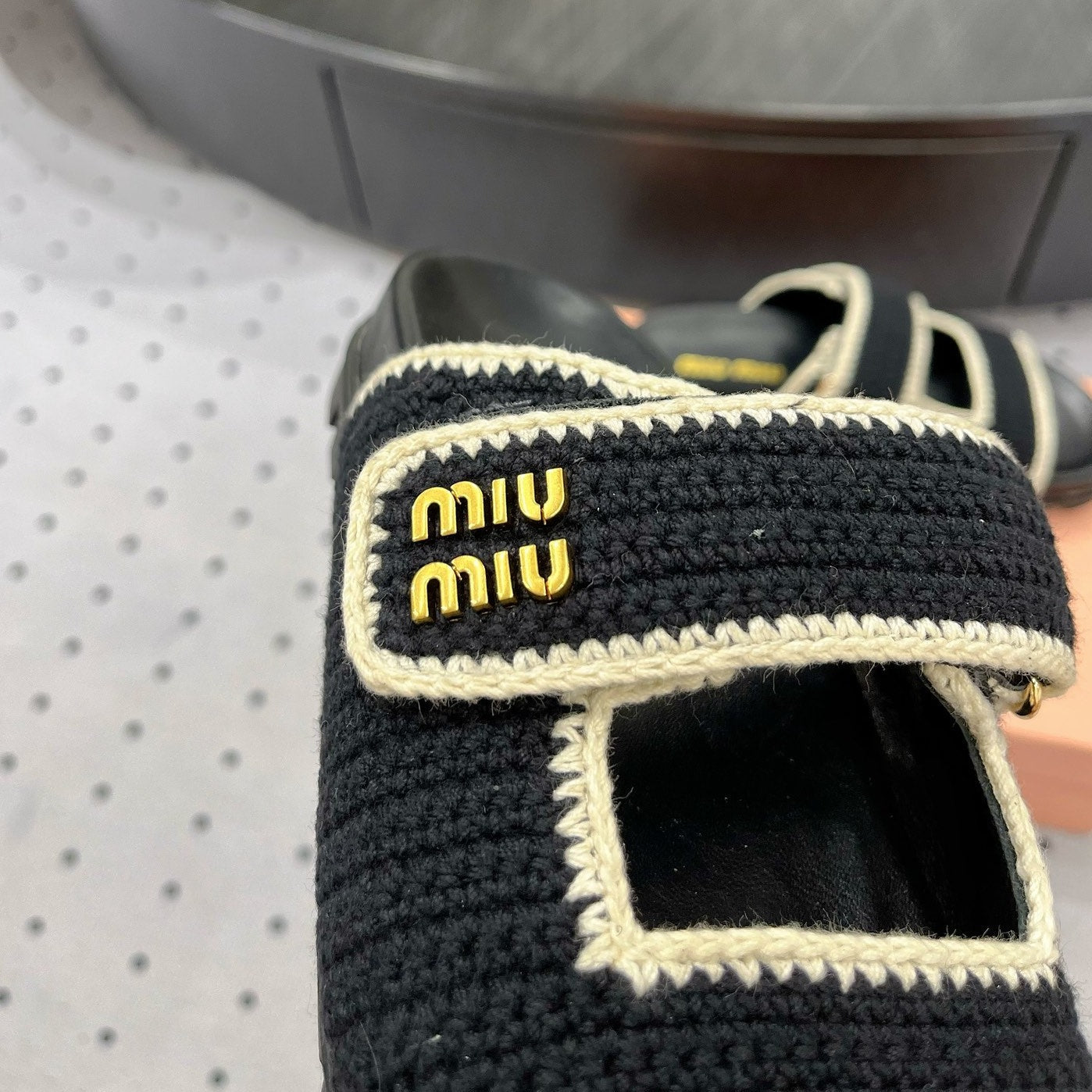 Sandals Black With Ivory Border Fabric