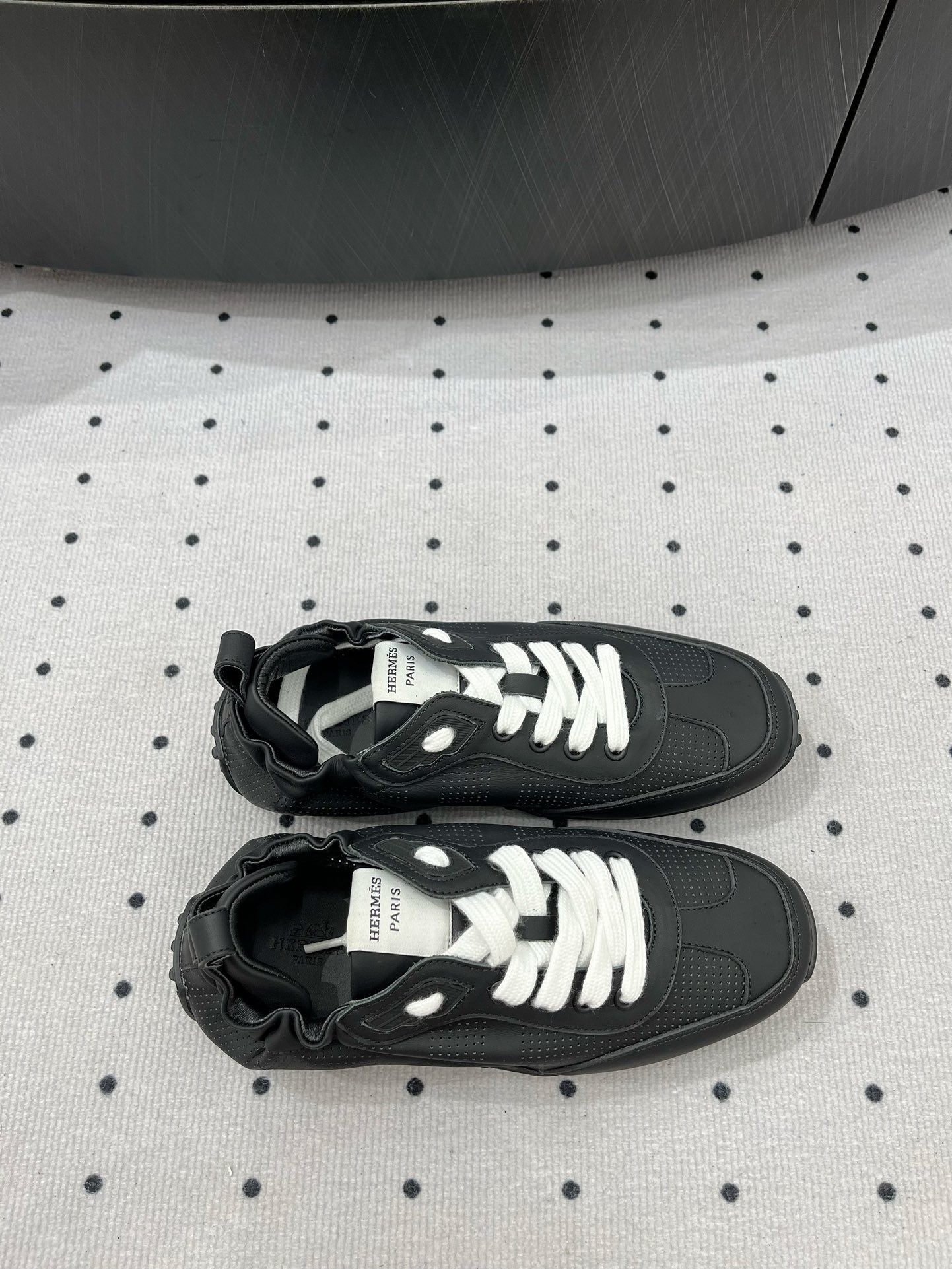 TRAIL SNEAKER IN BLACK CALFSKIN