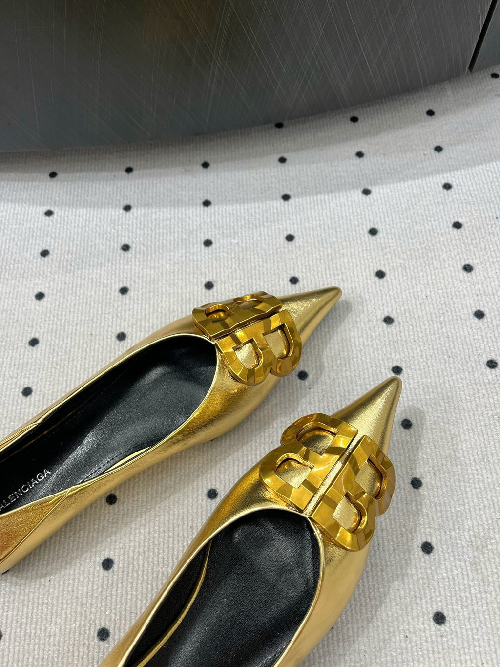 POINTED BB GOLD BUCKLE BALLET FLAT IN GOLD METALLIC SHINY CALFSKIN