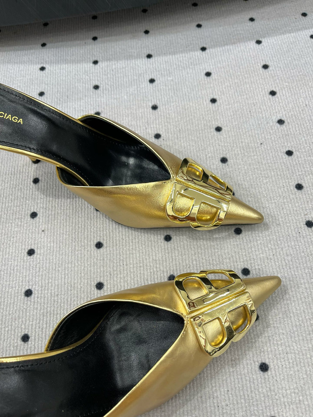 POINTED BB GOLD BUCKLE HEELED SLINGBACK IN GOLD METALLIC SHINY CALFSKIN