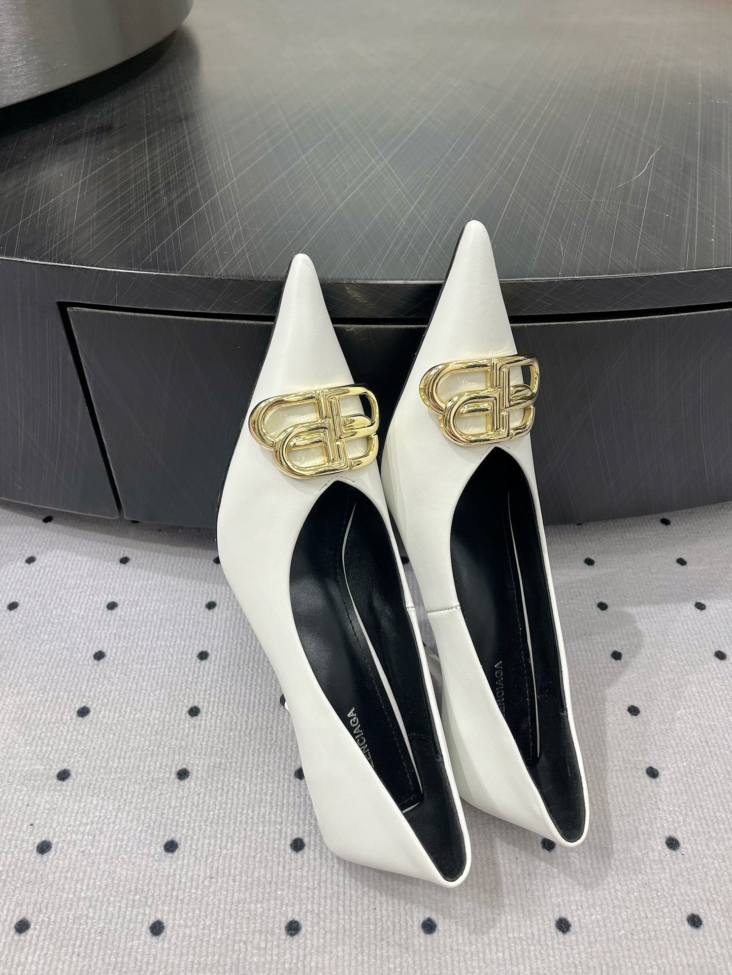 HEELED PUMPS 65 MM IN WHITE SMOOTH LAMBSKIN GOLD HARDWARE