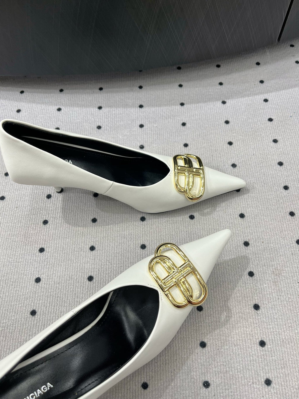 HEELED PUMPS 65 MM IN WHITE SMOOTH LAMBSKIN GOLD HARDWARE