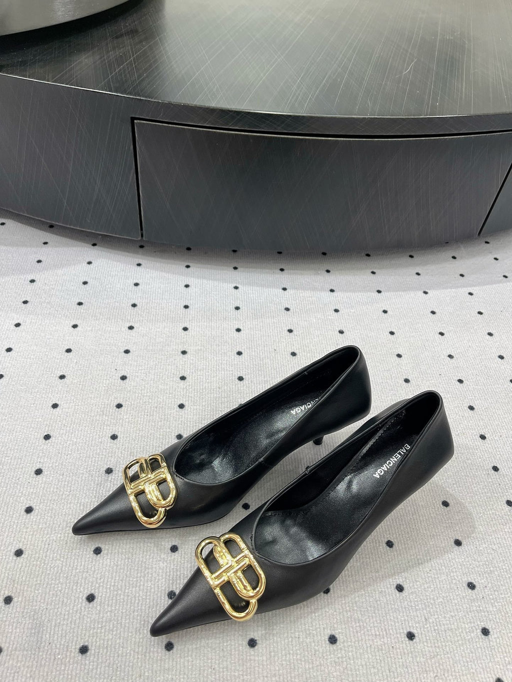 HEELED PUMPS 65 MM IN BLACK SMOOTH LAMBSKIN GOLD HARDWARE