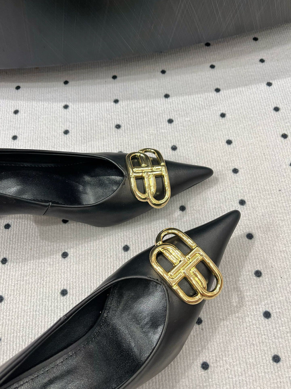 HEELED PUMPS 65 MM IN BLACK SMOOTH LAMBSKIN GOLD HARDWARE