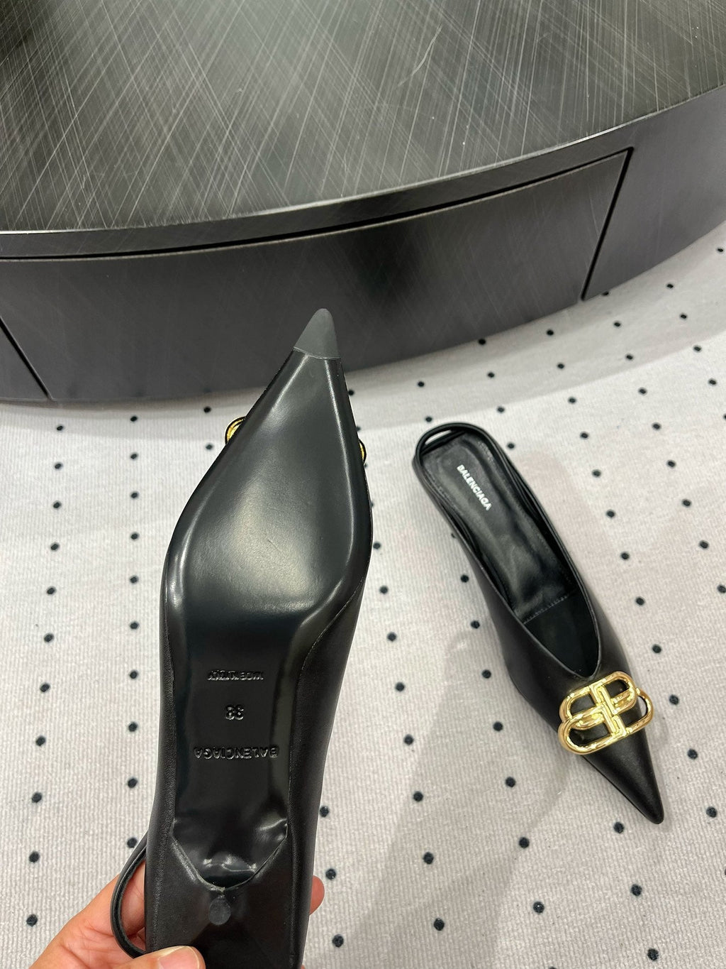 HEELED SLINGBACK 45 MM IN BLACK SMOOTH LAMBSKIN GOLD HARDWARE