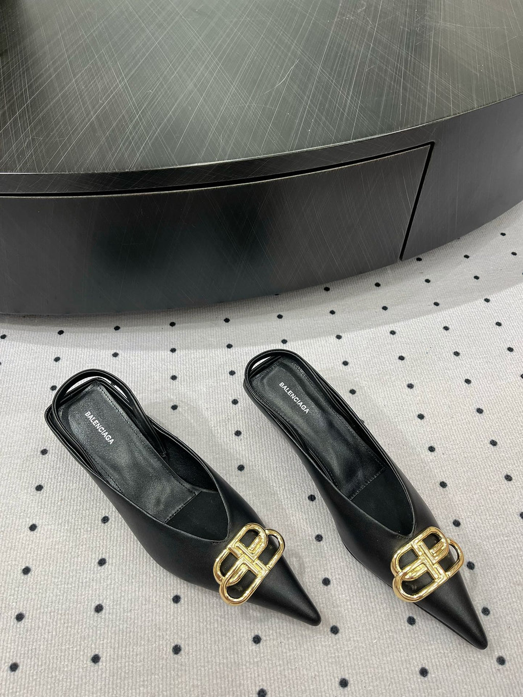 HEELED SLINGBACK 45 MM IN BLACK SMOOTH LAMBSKIN GOLD HARDWARE