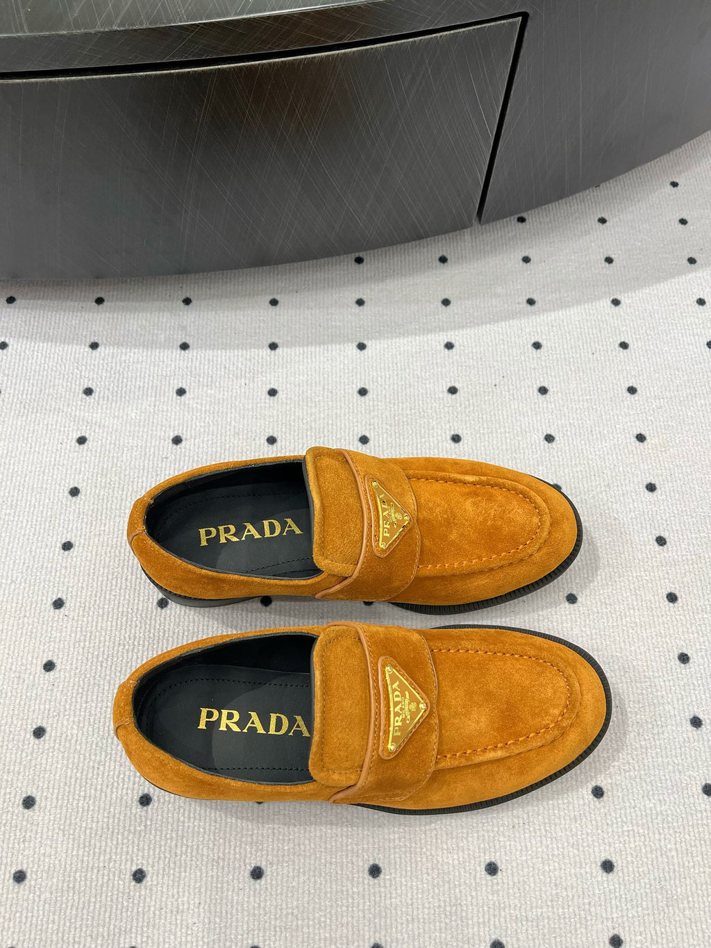 TRIANGLE LOGO LOAFER IN PERU BROWN SUEDE