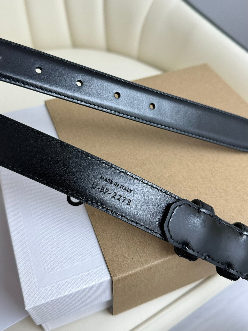 MEDIUM TRIOMPHE BELT 25MM BLACK LEATHER GOLD HARDWARE