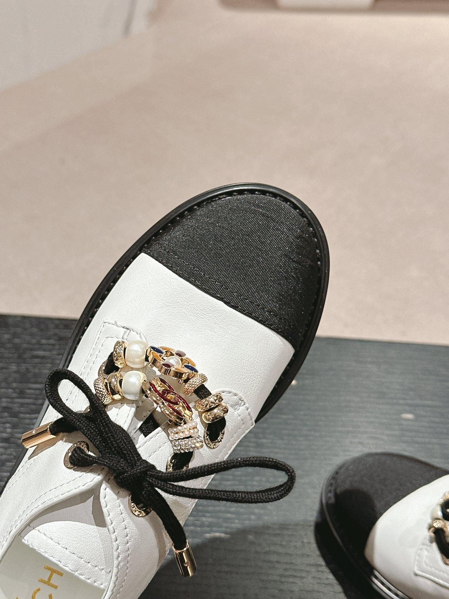 OXFORD SHOES WHITE MIX BLACK SHEEPSKIN