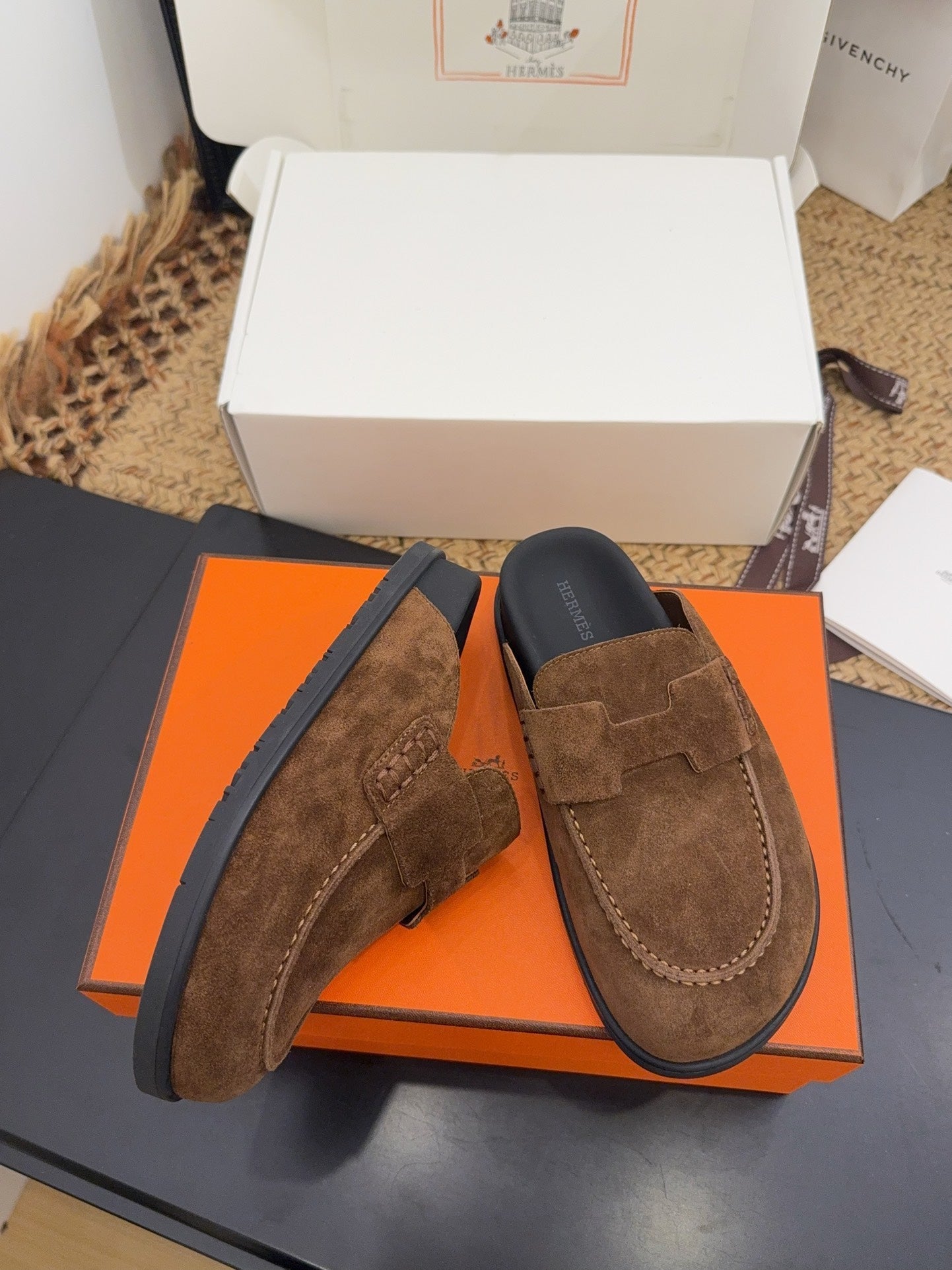 HM 25S MULE IN BROWN SUEDE