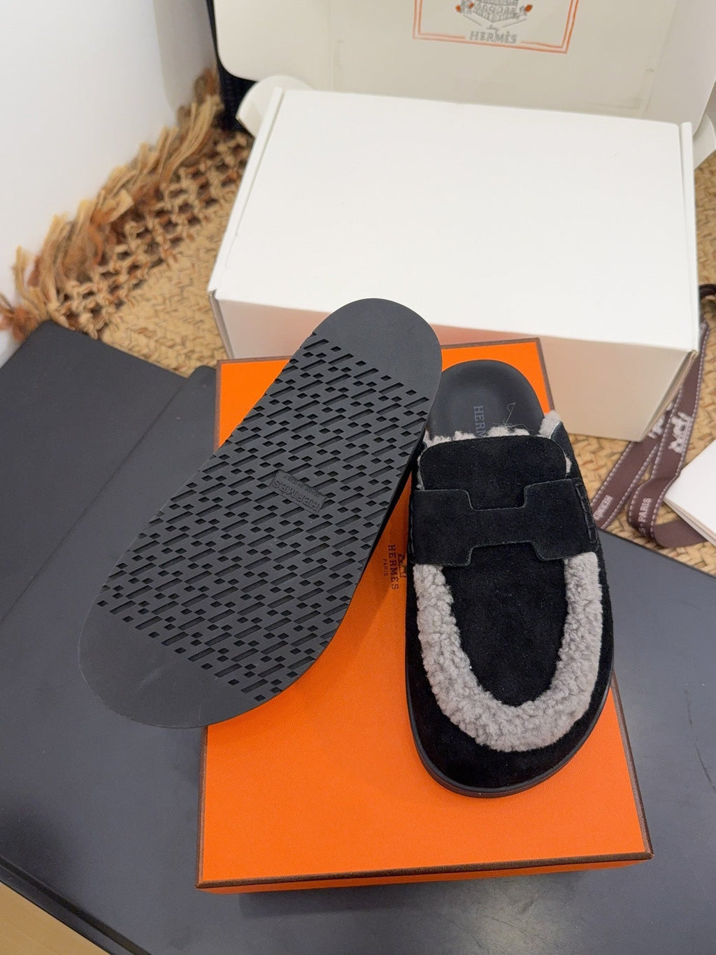 HM 25S MULE IN BLACK SUEDE MIX GREY SHEARLING