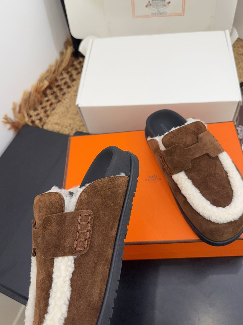 HM 25S MULE IN DARK BROWN SUEDE MIX SHEARLING