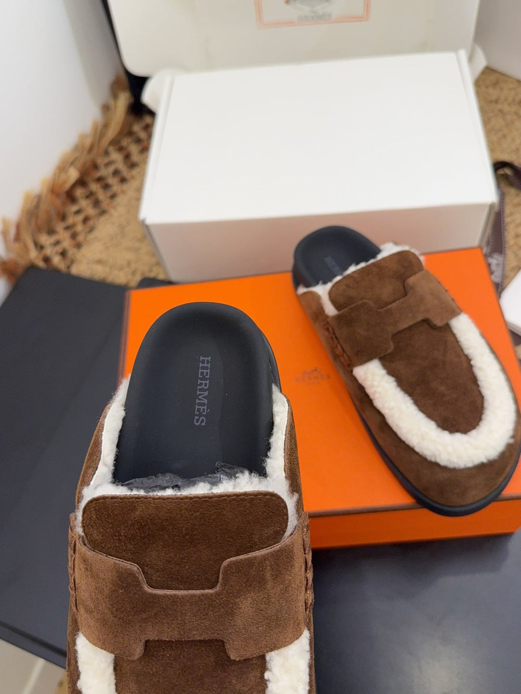 HM 25S MULE IN DARK BROWN SUEDE MIX SHEARLING