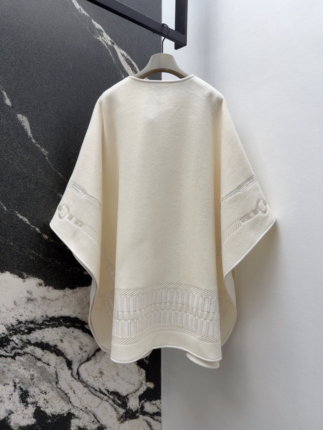 HERMES 25S CAPE COAT 007