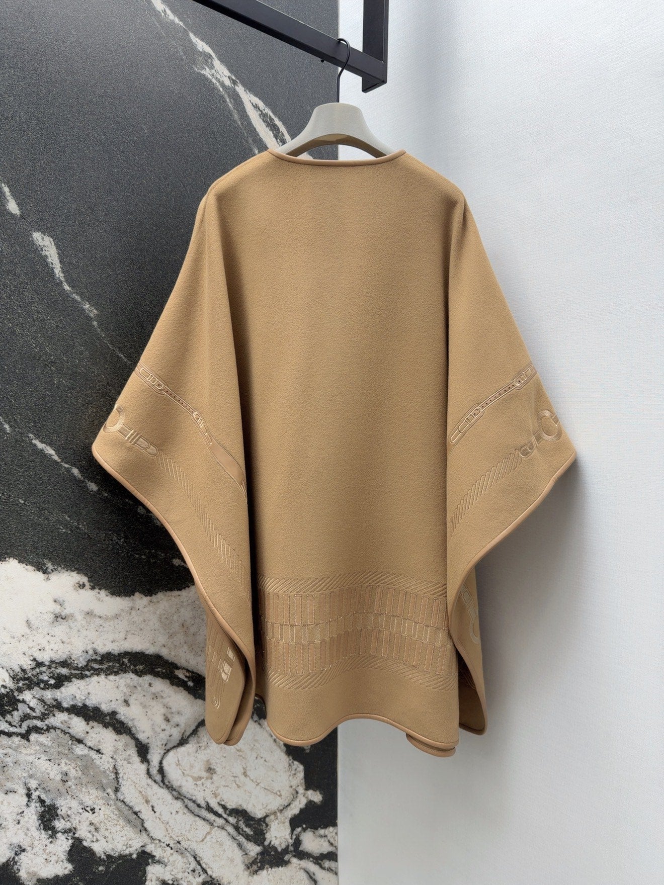 HERMES 25S CAPE COAT 008